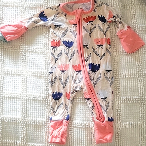 NWOT Little Sleepies Flower Friend Zippy Pajama - Preemie - Picture 1 of 3